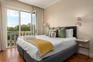 Cape Royale Apartments