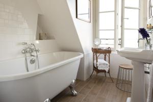 Hotels Hotel Le Petit Chomel : Suite Junior 