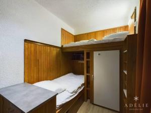 Appartements Appartement Montvalezan-La Rosiere, 2 pieces, 6 personnes - FR-1-398-544 : photos des chambres