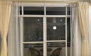 Apartment 6D, Retreat
