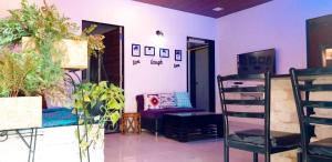 Ivy Little Door Cottage, Compact AC 3 BHK with Pool, Lonavala
