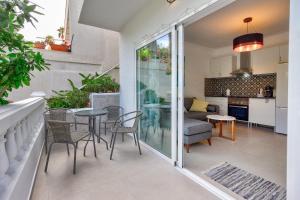 Two bedroom apartment near the ocean