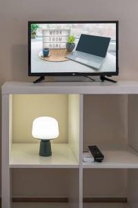 300Mbps brand-new studio in Athens