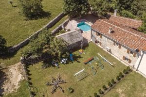 Authentic Istran House Peteh with Pool in heart of Istria