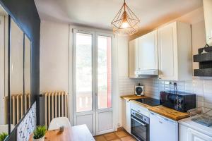 Appartements #4 Toulon CENTRE, BALCON, VUE SUR CORNICHE, LUMINEUX, AU CALME, STATIONNEMENT FACILE & GRATUIT : photos des chambres