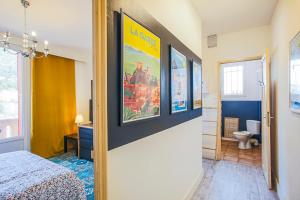 Appartements #4 Toulon CENTRE, BALCON, VUE SUR CORNICHE, LUMINEUX, AU CALME, STATIONNEMENT FACILE & GRATUIT : photos des chambres