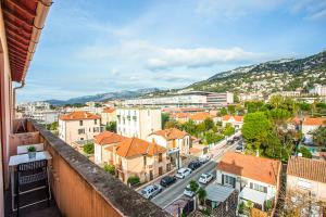 Appartements #4 Toulon CENTRE, BALCON, VUE SUR CORNICHE, LUMINEUX, AU CALME, STATIONNEMENT FACILE & GRATUIT : photos des chambres