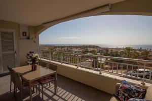 Comfortable apartment with amazing sea views, Palm-mar - Tenerife