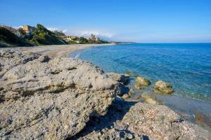 Appartements La Caletta Corsa Apartments con due camere a 100 m dal mare - WiFi fibra FTTH - ALL INCLUSIVE : photos des chambres