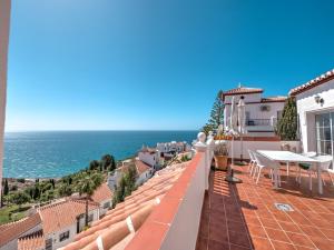 Amazing villa with magical view and pool in Nerja