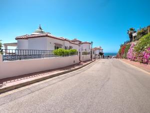 Amazing villa with magical view and pool in Nerja