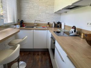 Studio tout confort au calme avec jardin proche Cannes