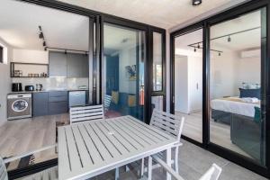 Cosy 1 Bed in Sea Point The Ivory