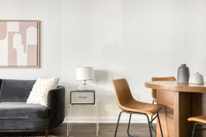 N Hollywood 1BR w Pool Gym nr shops LAX-529