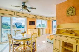 A6- 2 BDR Incredible Sea View - AC, Garage & Terrace