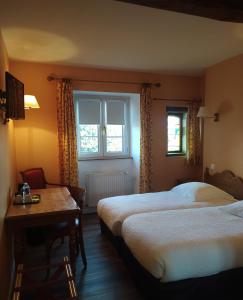 Hotels Logis Auberge le centre poitou : photos des chambres