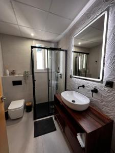 Luxury new 6 pax apart Downtown.