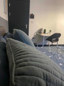 Elegant studio1 netflix bathroom close to beach