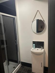 Elegant studio1 netflix bathroom close to beach