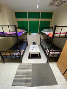 MBZ - Nice Bed Space "MEN"