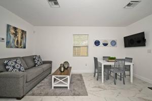 Enjoy and relax around Fort Lauderdale area!!