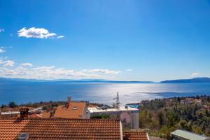 Apartment Barbara, sea view with terrace near Opatija 