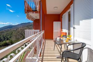 Apartment Barbara, sea view with terrace near Opatija 