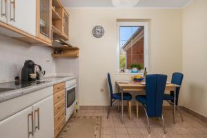 Apartment Barbara, sea view with terrace near Opatija