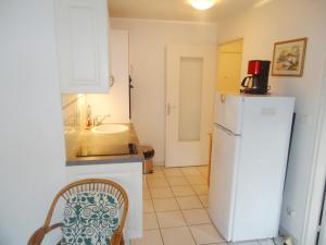 Appartements Appartement 2 pieces climatise, 300m plages, piscine : photos des chambres