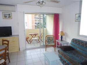 Appartement 2 pièces climatisé, 300m plages, piscine