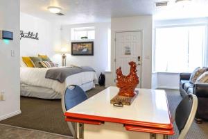 Maple Canyon~waffles~kitchen~wash+dry