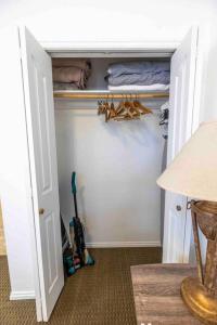 Maple Canyon~waffles~kitchen~wash+dry