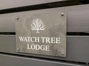 Watch Tree Lodge