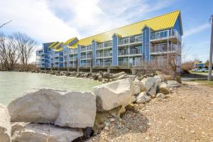 obrázek - Waterfront Middle Bass Condo with Lake Erie Views!
