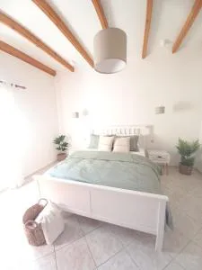 Manolia Apartments - Ipsos