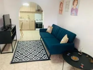 Jimmy's Crib - Romanón