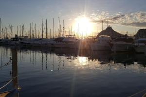 Nouveau! Studio centre ville avec terrasse vue mer, classé 2 étoiles