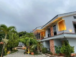 HOTEL CAMPESTRE MANOA - Rivera