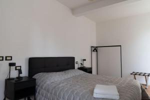 Piazza Duomo Cathedral View