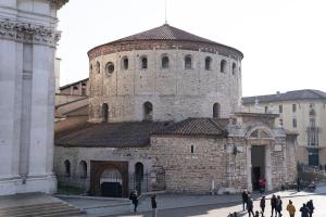 Piazza Duomo Cathedral View