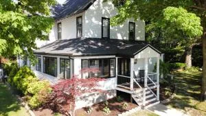 Downtown Lake Geneva Home! Walk 2 Everything! - Powers Lake