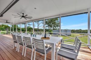 Palmers Lane On Vineyard 5br Homestead with Pool