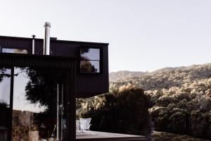 Luxury Alpine Stay with Epic Views at Mt Buller foothills