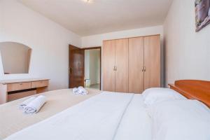 Seaside holiday house Banj, Pasman - 21126