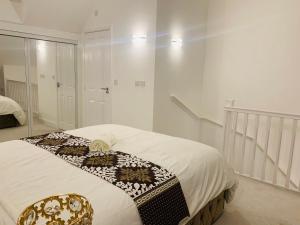 Deluxe En suite Bedroom with free on site parking