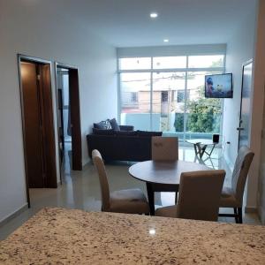 Milan cuatro. 2 cuadras de Playa del delfin