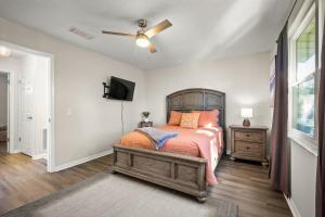 Walk to Jacksonville Beach, 10min to Mayo