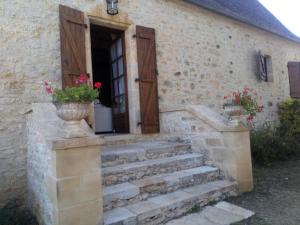 Maison périgourdine avec piscine, cheminée, Wifi, parking, animaux admis - FR-1-616-75