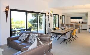 Villa lArbanaise vue mer piscine presquIle Giens BY HC