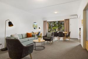 Oxley Court Serviced Apartment..